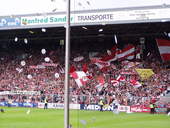 Rot-Weiss Essen vs Wacker Burghausen (1-1) (10)