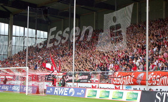 Rot-Weiss Essen vs Eintracht Braunschweig (2-0) (2)