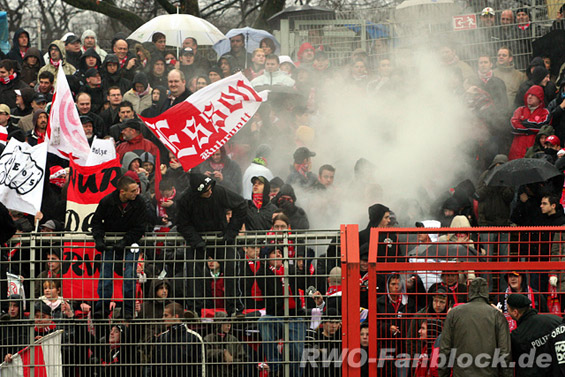 Rot-Weiß Oberhausen vs Rot-Weiss Essen (1-0) (11)