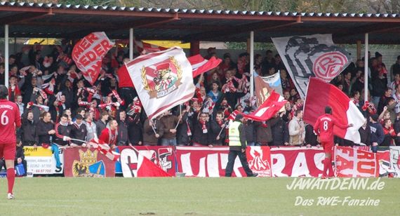 SV Schermbeck vs Rot-Weiss Essen (1-2) (12)