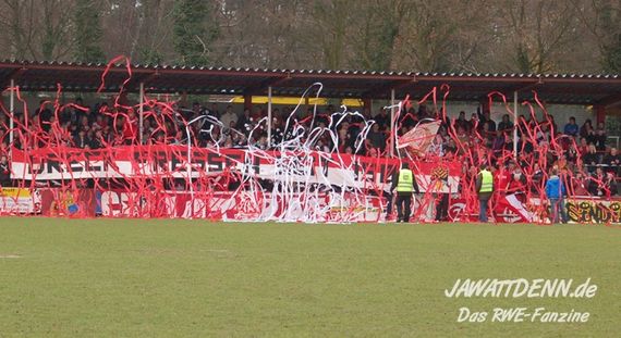 SV Schermbeck vs Rot-Weiss Essen (1-2) (15)