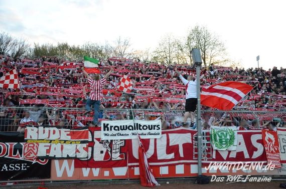Sportfreunde Siegen vs Rot-Weiss Essen (1-2) (14)