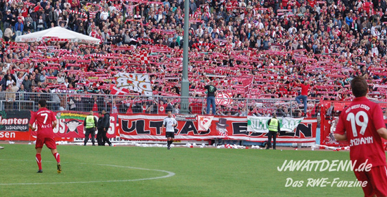 Schwarz-Weiß Essen vs Rot-Weiss Essen (0-1) (9)