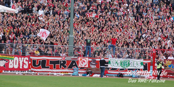 Schwarz-Weiß Essen vs Rot-Weiss Essen (0-1) (11)