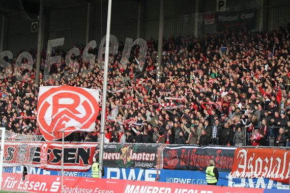 Rot-Weiss Essen vs FC Schalke 04 II (1-0) (2)