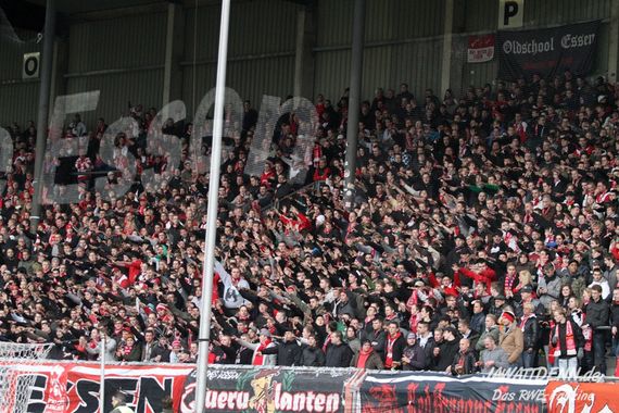 Rot-Weiss Essen vs FC Schalke 04 II (1-0) (3)