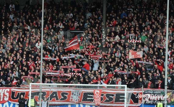 Rot-Weiss Essen vs FC Schalke 04 II (1-0) (5)