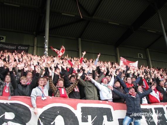 Rot-Weiss Essen vs FC Schalke 04 II (1-0) (12)