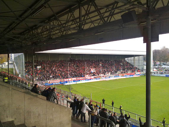Rot-Weiss Essen vs FC Schalke 04 II (1-0) (13)