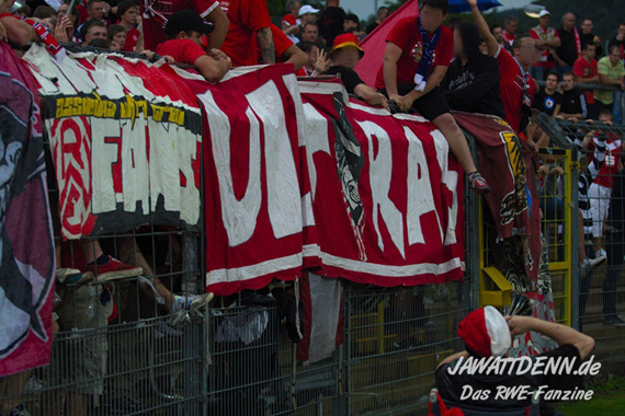 TuS Koblenz vs Rot-Weiss Essen (0-0) (2)