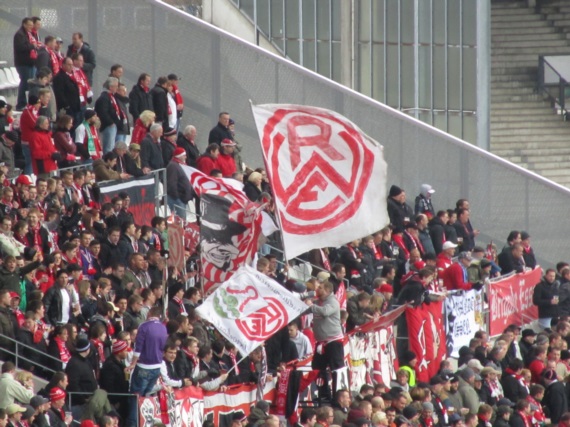 Rot-Weiss Essen vs FC Schalke 04 II (1-0) (10)