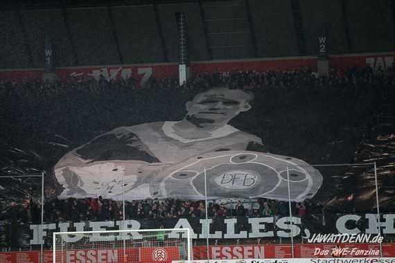 Rot-Weiss Essen vs SC Wiedenbrück 2000 (3-2) (11)