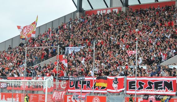 Rot-Weiss Essen vs Rot-Weiß Oberhausen (4-4) (7)