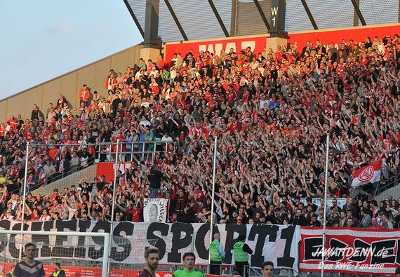 Rot-Weiss Essen vs FC Kray (2-0) (15)