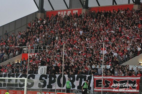 Rot-Weiss Essen vs FC Kray (2-0) (17)