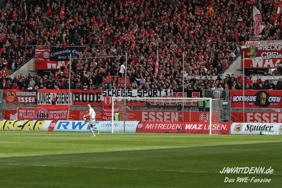 Rot-Weiss Essen vs TSV Alemannia Aachen (3-2) (17)
