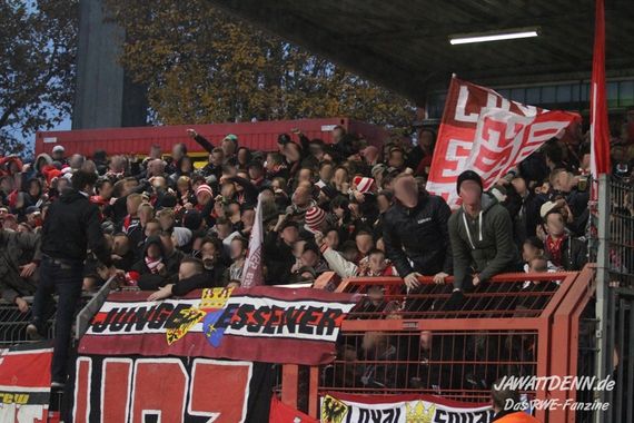 Rot-Weiß Oberhausen vs Rot-Weiss Essen (2-2) (1)