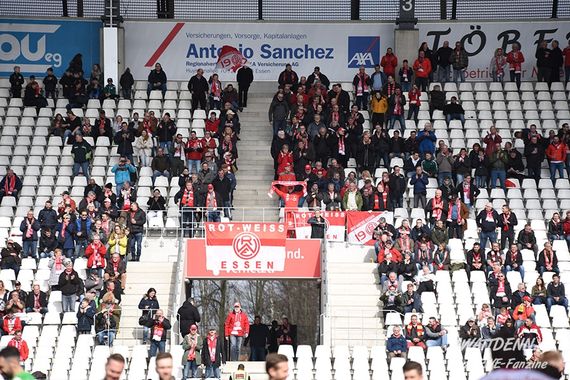 Rot-Weiss Essen vs Borussia Mönchengladbach II (2-1) (2)