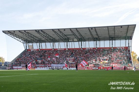 Rot-Weiss Essen vs Viktoria Köln (0-1) (40)