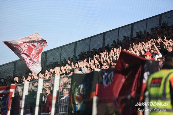 Rot-Weiss Essen vs TV Herkenrath (2-0) (1)