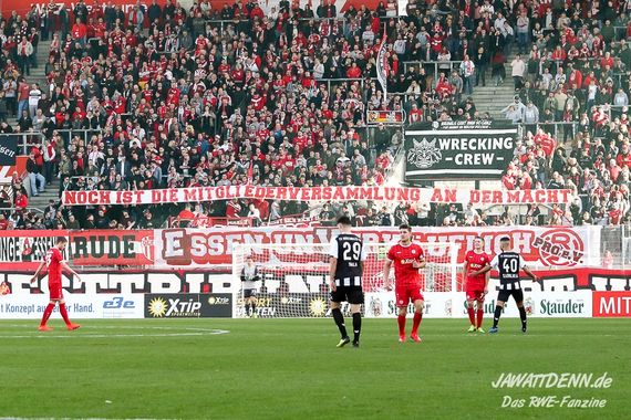 Rot-Weiss Essen vs TV Herkenrath (2-0) (12)