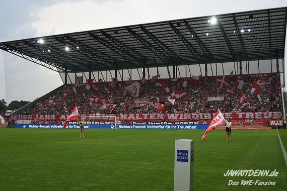 Rot-Weiss Essen vs Borussia Dortmund II (2-1) (19)
