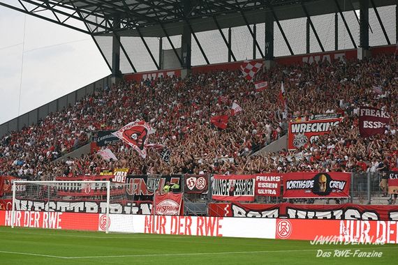 Rot-Weiss Essen vs Borussia Dortmund II (2-1) (22)