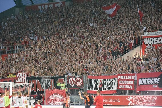Rot-Weiss Essen vs Borussia Dortmund II (2-1) (40)