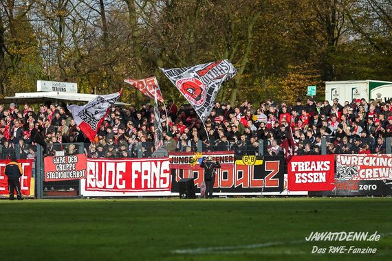 FC Schalke 04 vs Rot-Weiss Essen (0-0) (2)