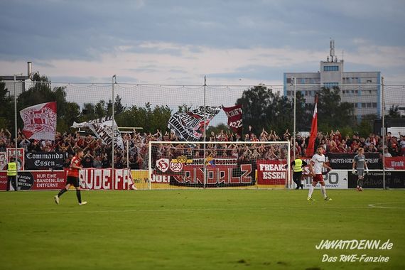 SV Lippstadt 08 vs Rot-Weiss Essen (2-4) (14)