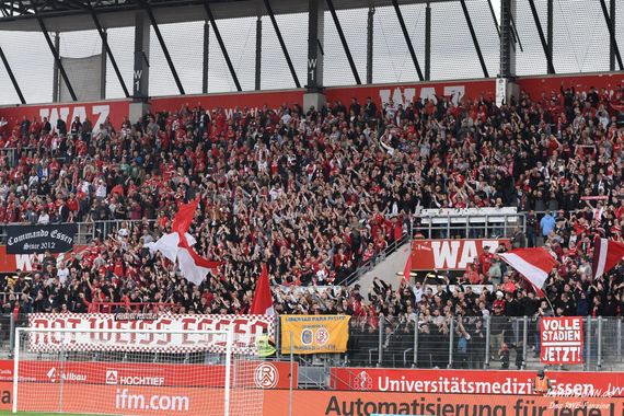 Rot-Weiss Essen vs Rot-Weiß Oberhausen (1-1) (1)