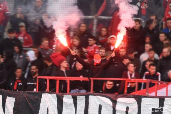 Rot-Weiss Essen vs SC Wiedenbrück 2000 (0-0) (9)