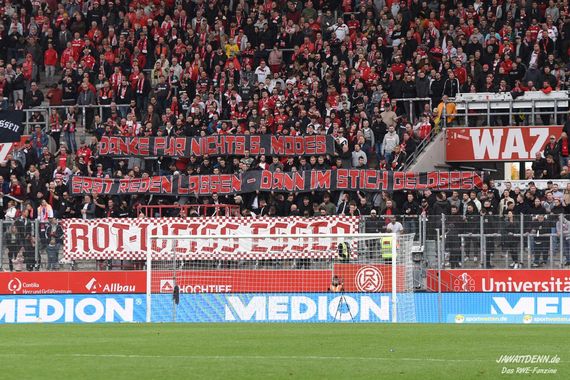 Rot-Weiss Essen vs SC Wiedenbrück 2000 (0-0) (12)