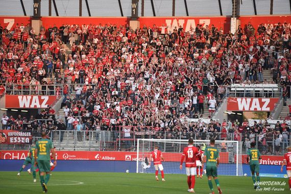 Rot-Weiss Essen vs SV Straelen (1-4) (12)