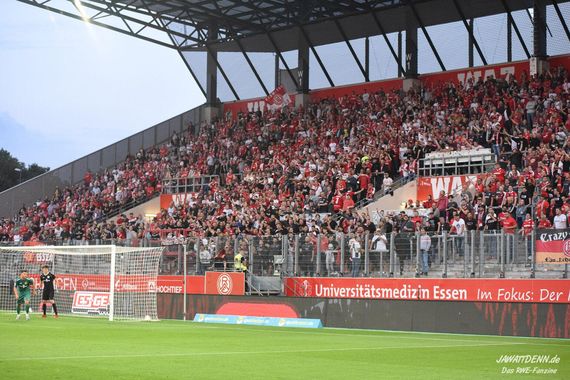 Rot-Weiss Essen vs SV Straelen (1-4) (14)