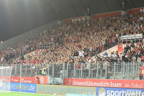 Rot-Weiss Essen vs VfB Homberg (3-0) (11)
