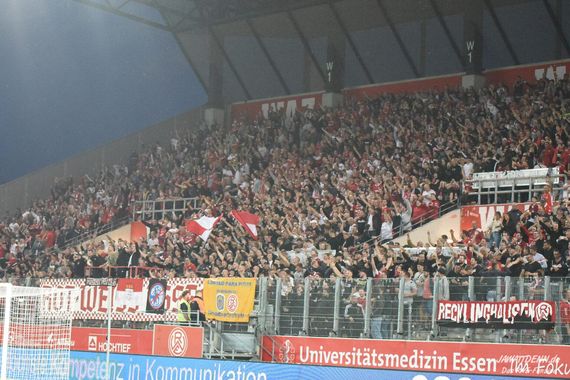 Rot-Weiss Essen vs FC Schalke 04 II (1-0) (4)