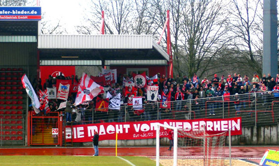 Rot-Weiß Oberhausen vs Kickers Emden (0-1) (1)