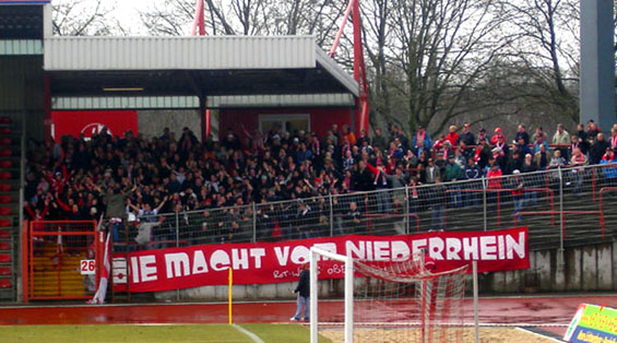 Rot-Weiß Oberhausen vs Kickers Emden (0-1) (2)