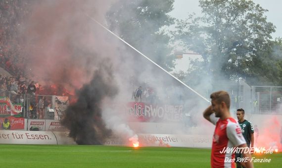 Rot-Weiss Essen vs Rot-Weiß Oberhausen (4-4) (5)
