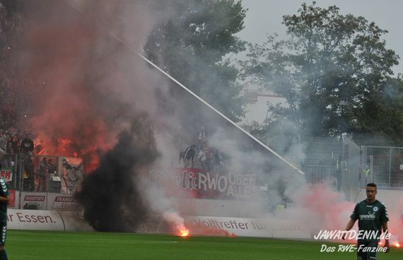 Rot-Weiss Essen vs Rot-Weiß Oberhausen (4-4) (6)