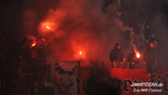 Rot-Weiss Essen vs Rot-Weiß Oberhausen (4-4) (7)