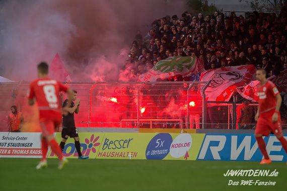 Rot-Weiß Oberhausen vs Rot-Weiss Essen (2-1) (2)