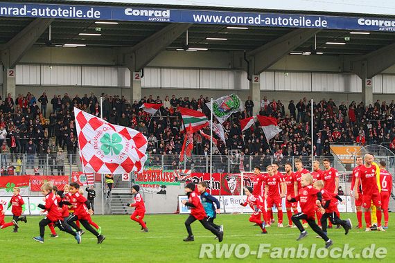Rot-Weiß Oberhausen vs FC Schalke 04 II (4-0) (4)