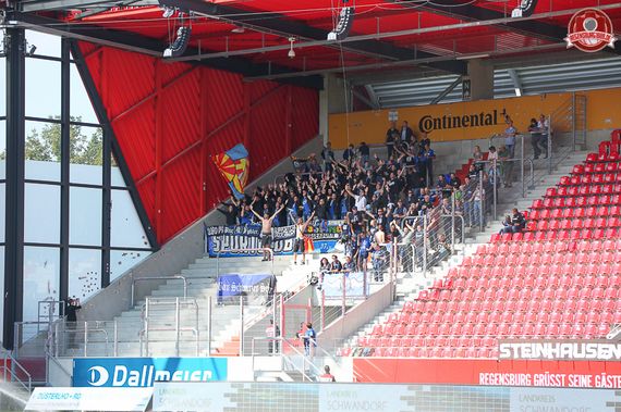 SSV Jahn Regensburg vs SC Paderborn (3-0) (2)