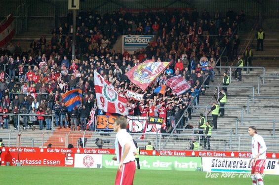 Rot-Weiss Essen vs Sportfreunde Siegen (2-0) (4)