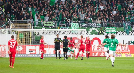 SpVgg Fürth vs FC Energie Cottbus (3-0) (9)