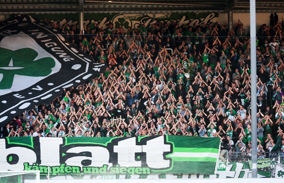 SpVgg Fürth vs FC Schalke 04 (0-2) (4)