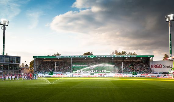 SpVgg Fürth vs FC Schalke 04 (0-2) (9)