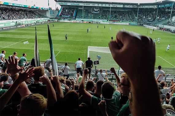 SpVgg Fürth vs Holstein Kiel (4-1) (12)